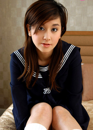 Nina Koizumi 小泉ニナ streamvideo schoolgirls,女子校生